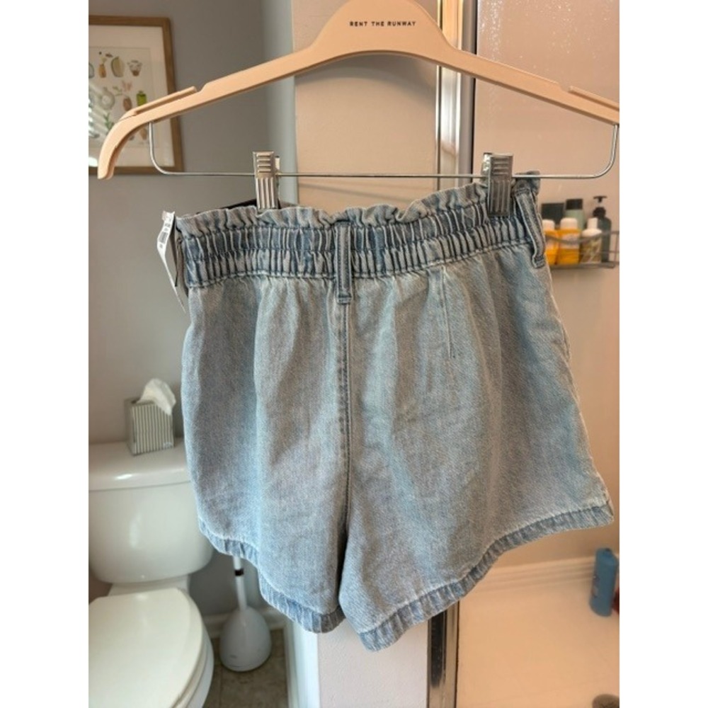 Hollister Mom Shorts XS NWT Ultra High Rise Light Wash Denim 3" Inseam - Picture 4 of 4